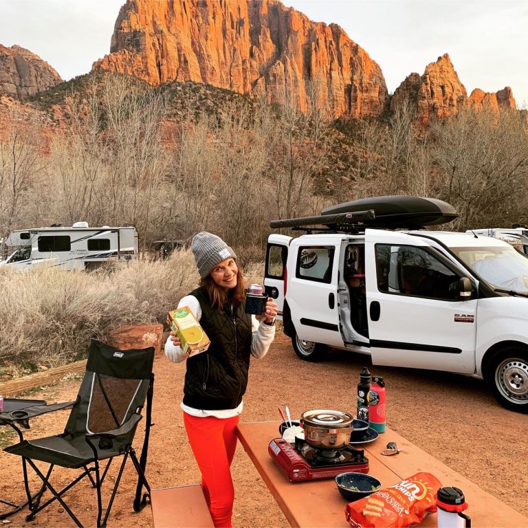 The 15 Best Apps For Camper Van Road Trips!